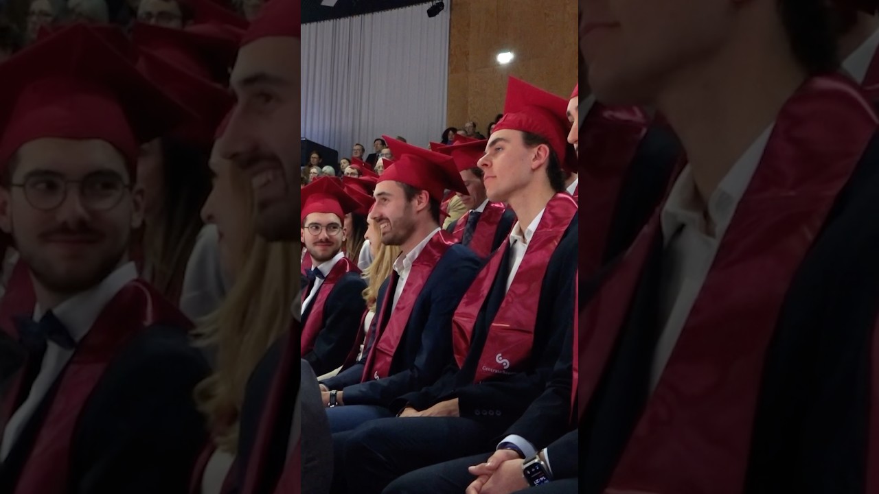 Il y a un mois, plus de 1 000 étudiants célébraient leur remise de diplôme! Encore Félicitations !